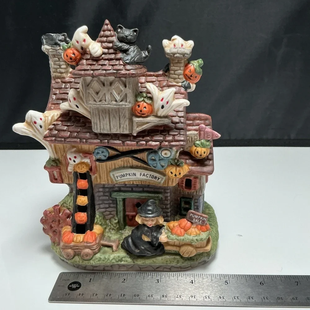 Vtg Ghoulsville Pumpkin Factory Halloween House Porcelain W/ Box - House Only